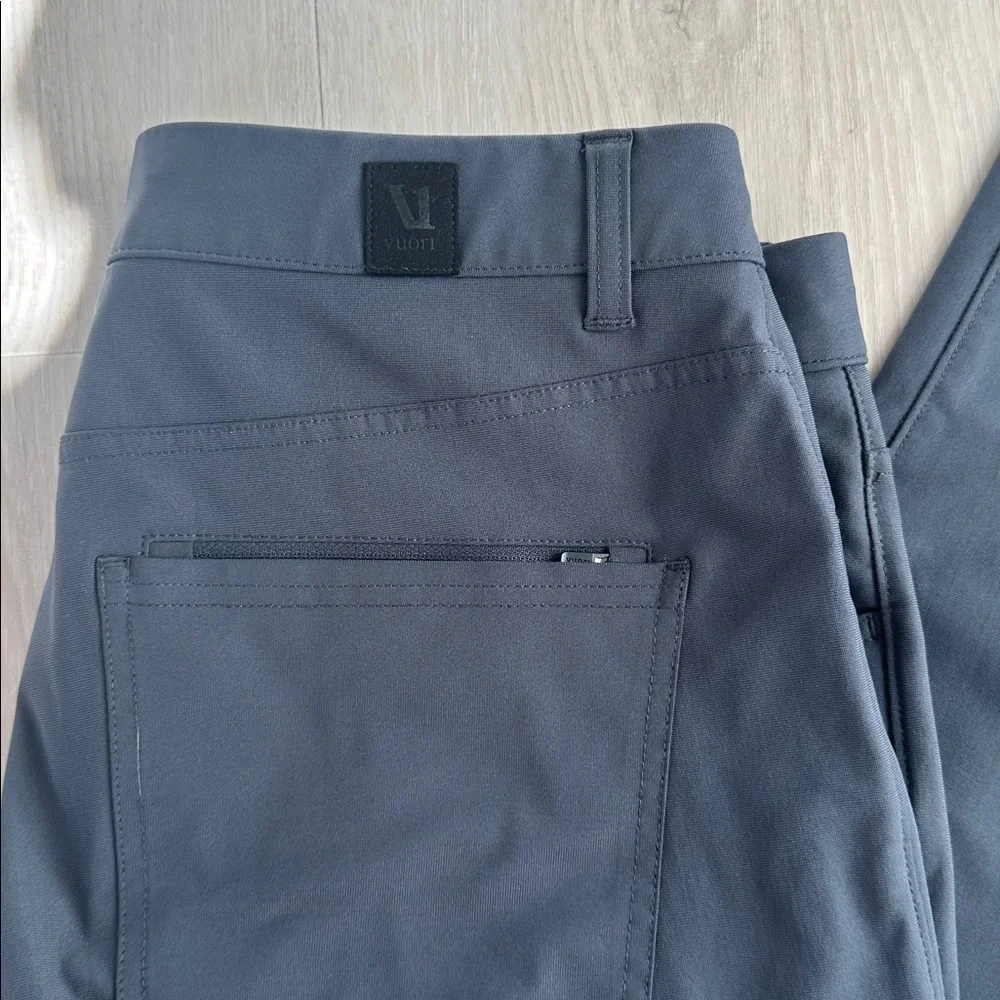 Vuori Men's Dark Gray Pants Size 32